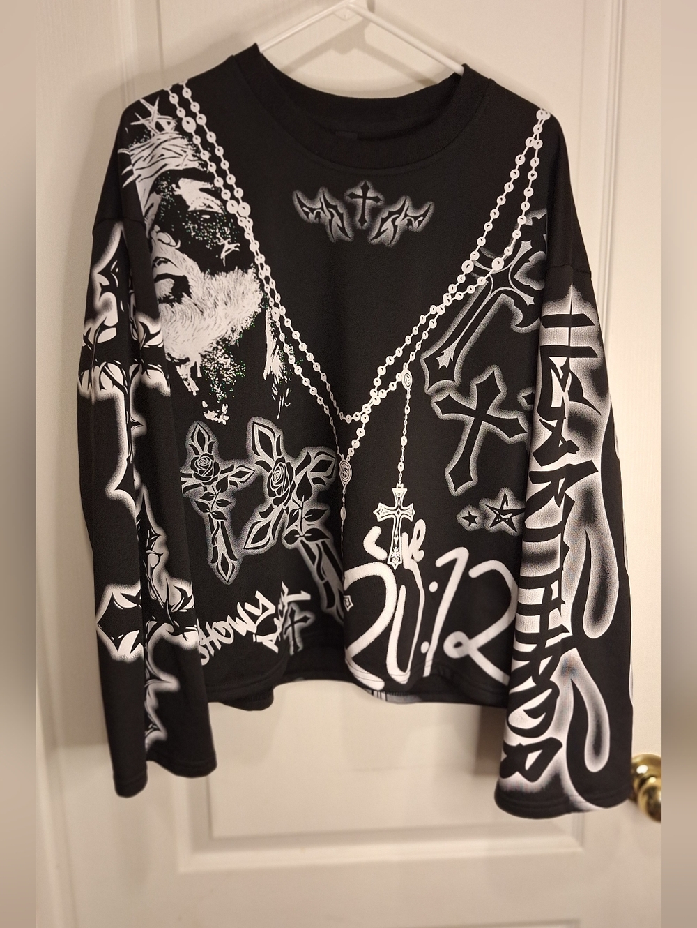Black Graphic Cross-Print Women’s Sweater